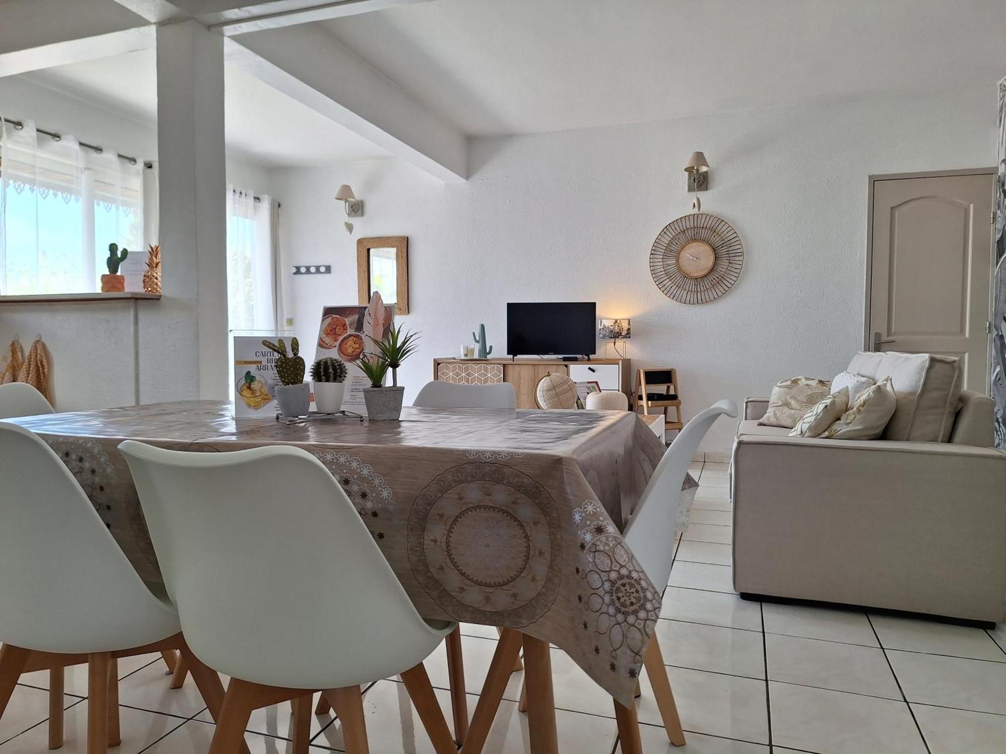Le Cocon De Madana Apartman Saint-Joseph Kültér fotó
