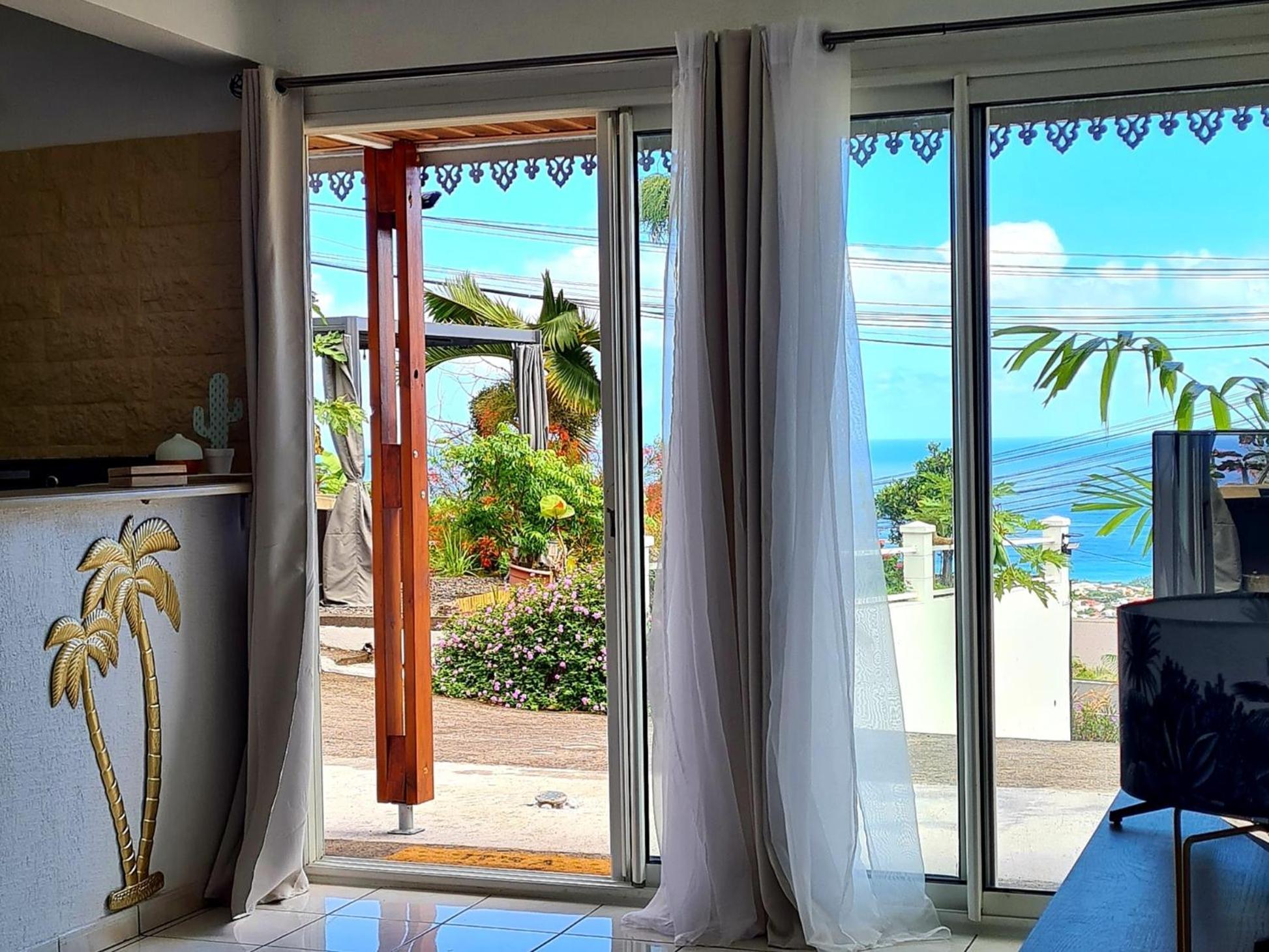 Le Cocon De Madana Apartman Saint-Joseph Kültér fotó